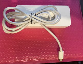Apple mini Mac 110 W power adapter