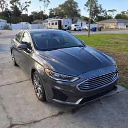 2019 Ford Fusion (READ DESCRIPTION)