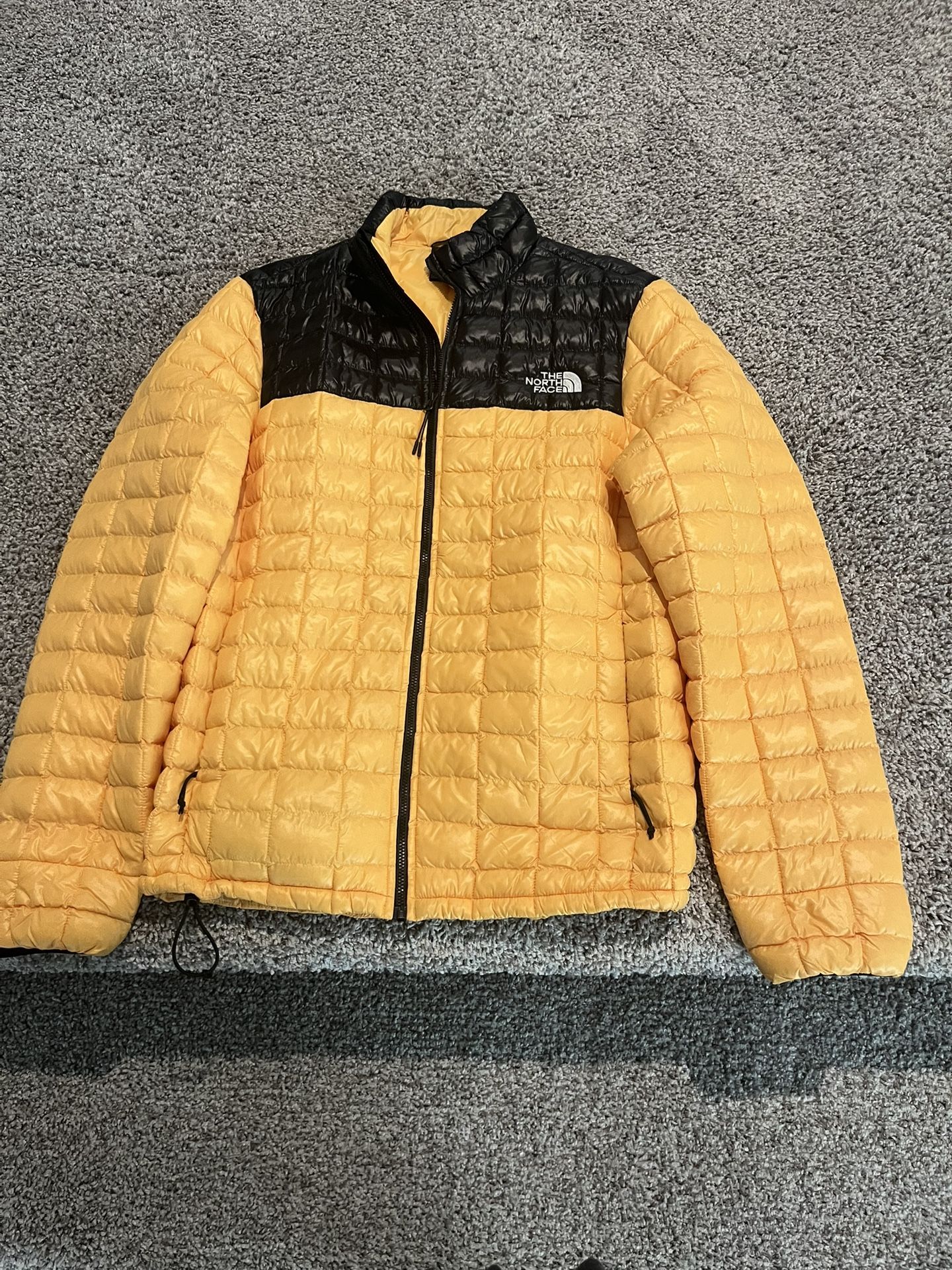 Men’s Small Yellow/Black Thermoball Eco North face Jacket