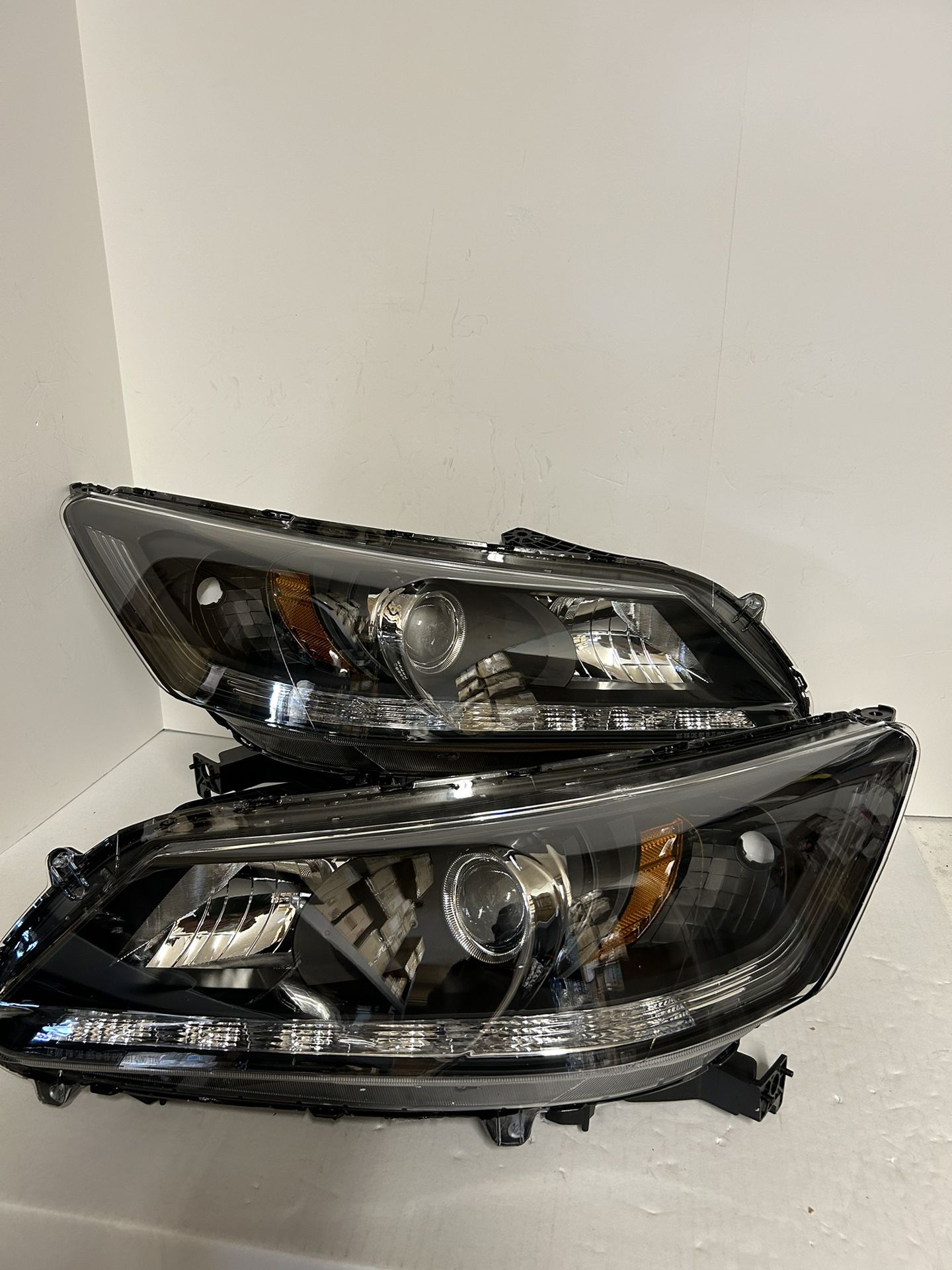 13 2015 Honda Accord Headlights