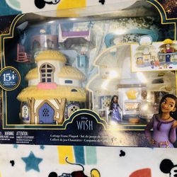 Disney’s Wish Cottage Home Playset with Asha of Rosas Mini Doll, Star Figure & 15+ Accessories