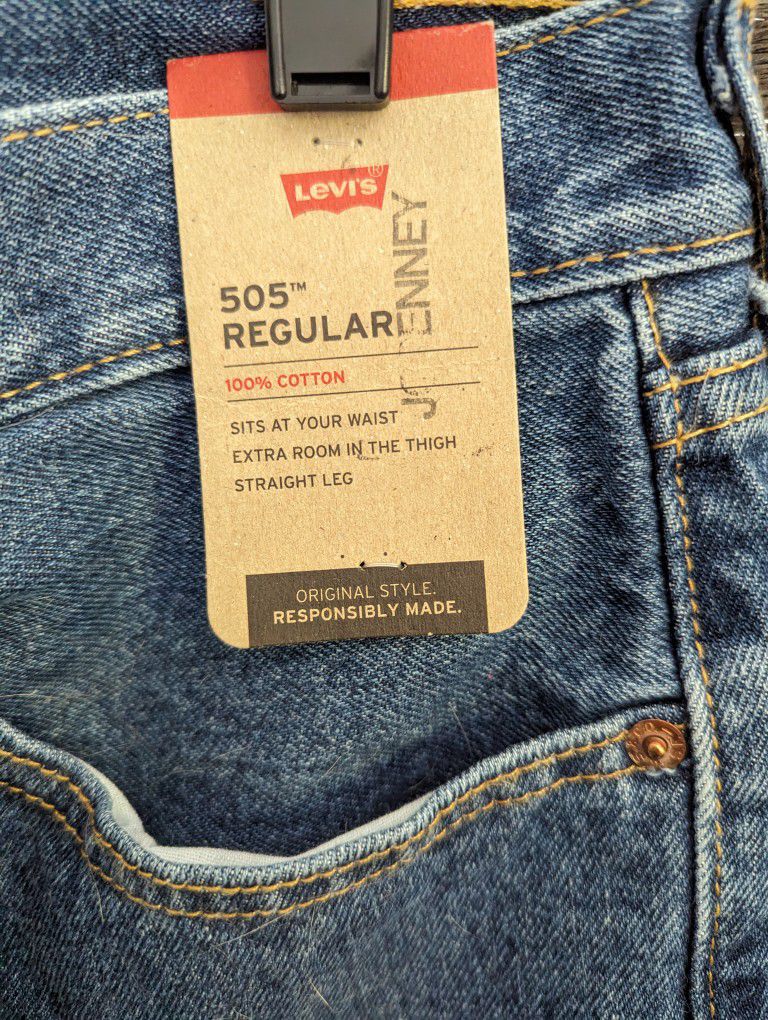 New With Tags Men's 505 Levi's  34*32