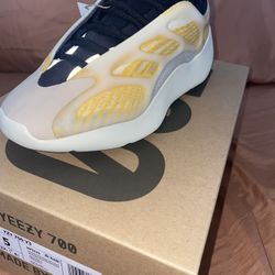 Yeezy Size 5