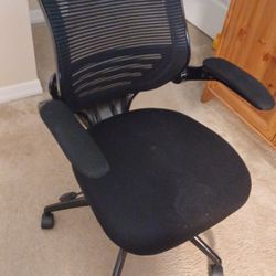 Comfortable Adjustable Office Chair With Arm Rests