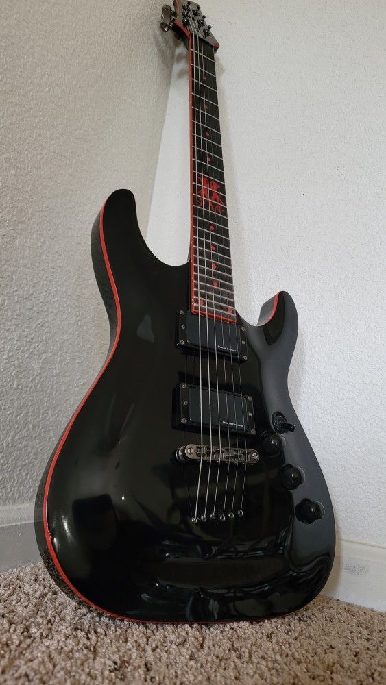 日本未発売 SCHECTER C-1 SHE DEVIL ブラック&レッド Schecter C-1 SheDevil - What To Know & Where To Buy | Equipboard