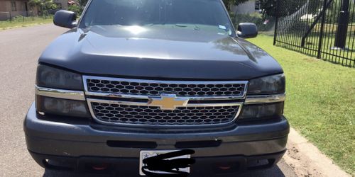 Chevy silverado 03-06 headlights and chevy emblems