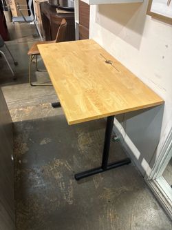 Desks on SALE huge office furniture warehouse sale !