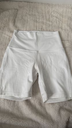 White Lulu on Shorts Size 6