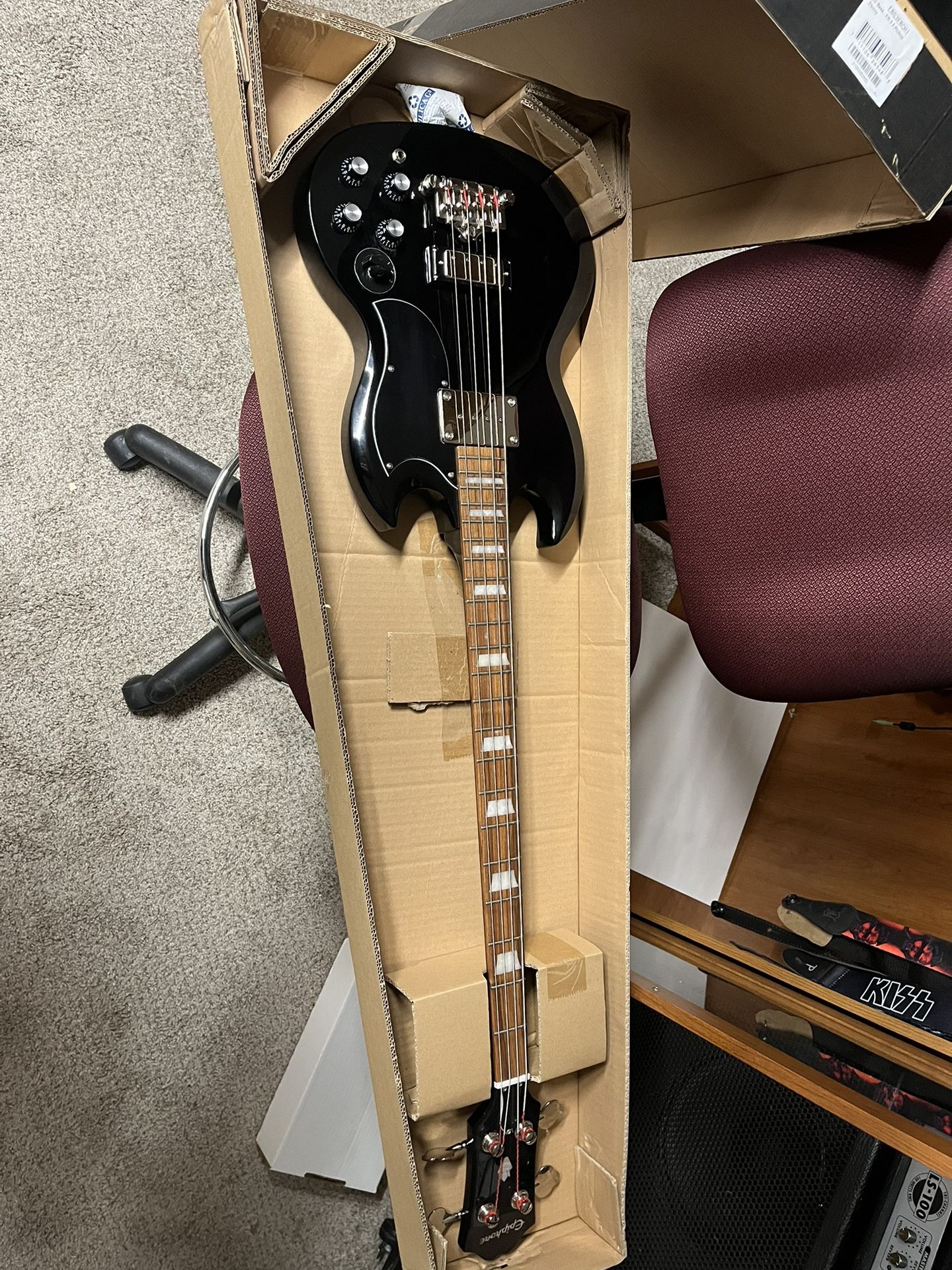 Epiphone EB3 SG Bass - Like New.