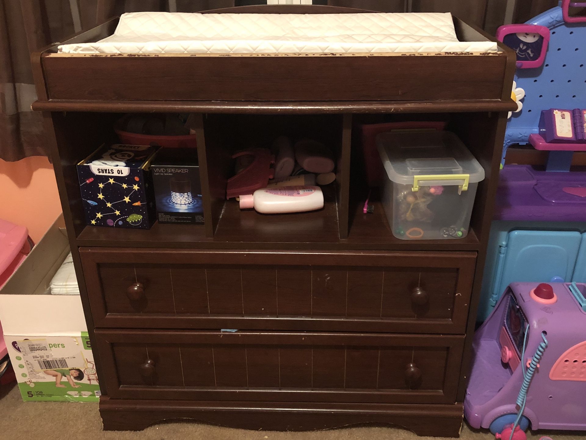 Changing table/dresser
