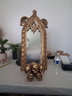 Skull Mirror