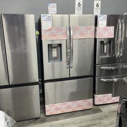 Samsung Stainless Steel Refrigerator With Ice And Water Dispenser‼️ 