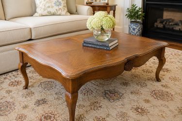 Vintage Hekman French Provincial Solid Wood Coffee Table!