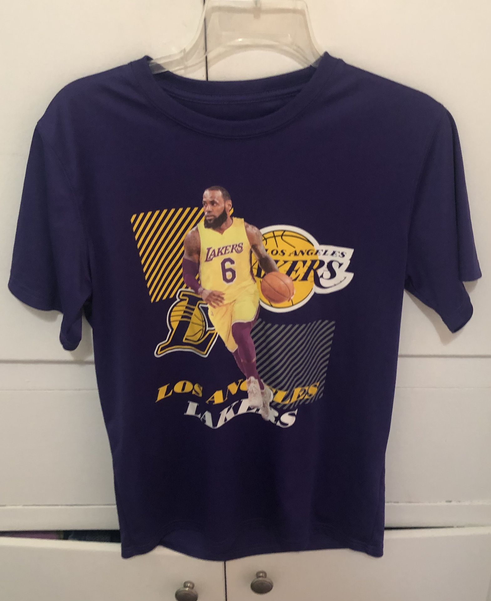 Lebron James BOYS Size Medium Shirt