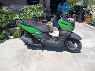 Tank Ascend 150 Gas Scooter