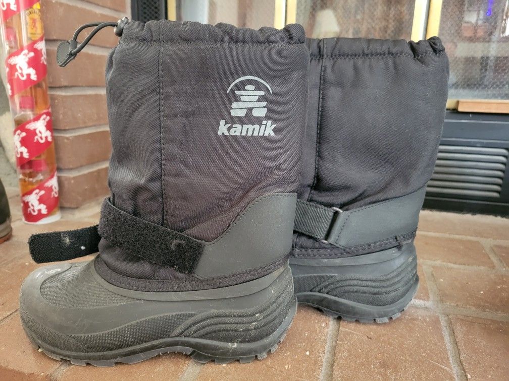 Kamik Kids Size 4 Snow Boot
