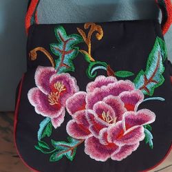 New Smal  Fiesta Purse Great For Fiesta Mpu Serious Buyer Only No Delivery Cash Only sold As Ea Great For Little Girl 