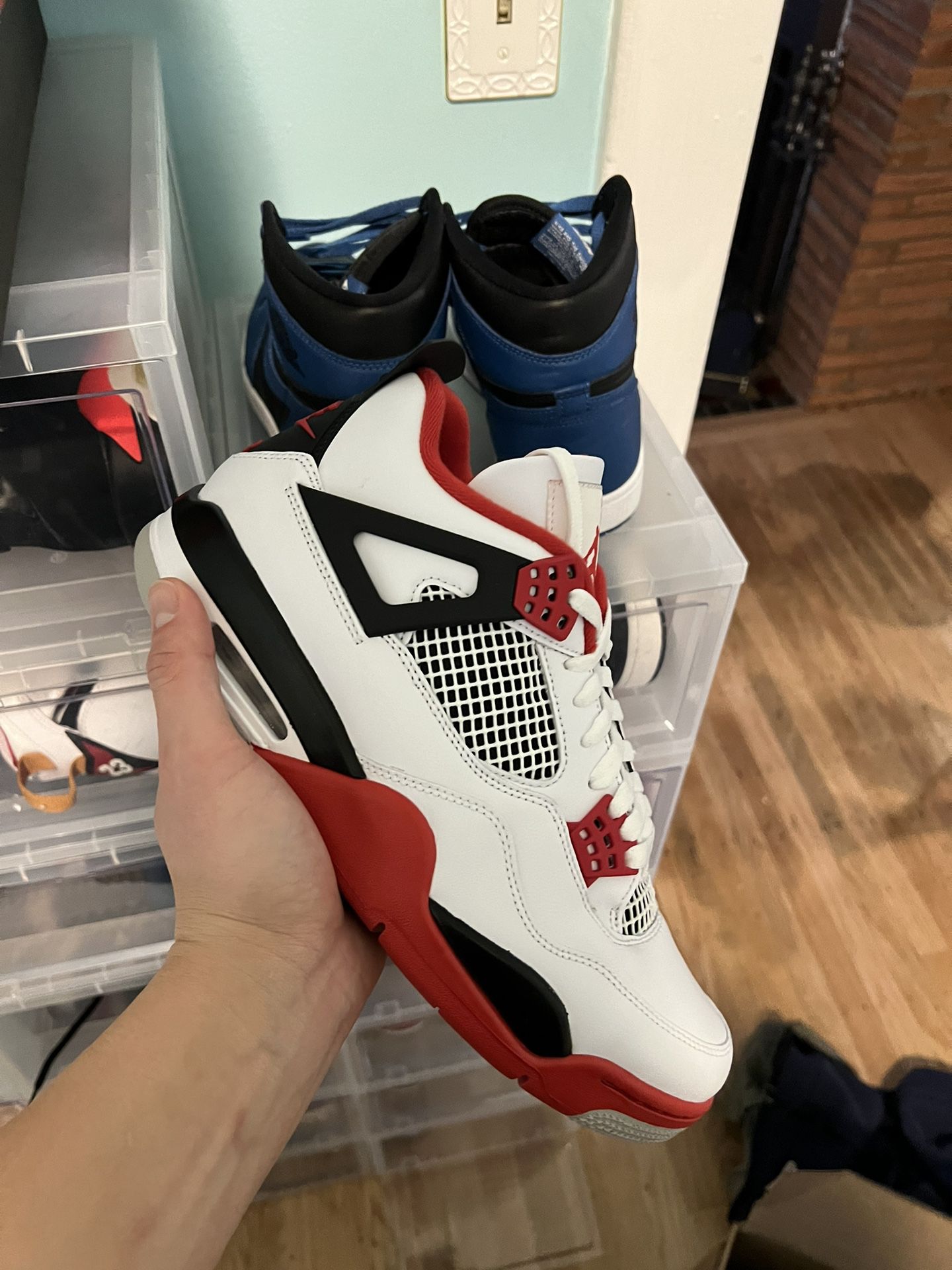 Jordan 4 Fire Red Size 11 