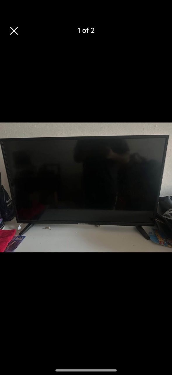 2 TVs