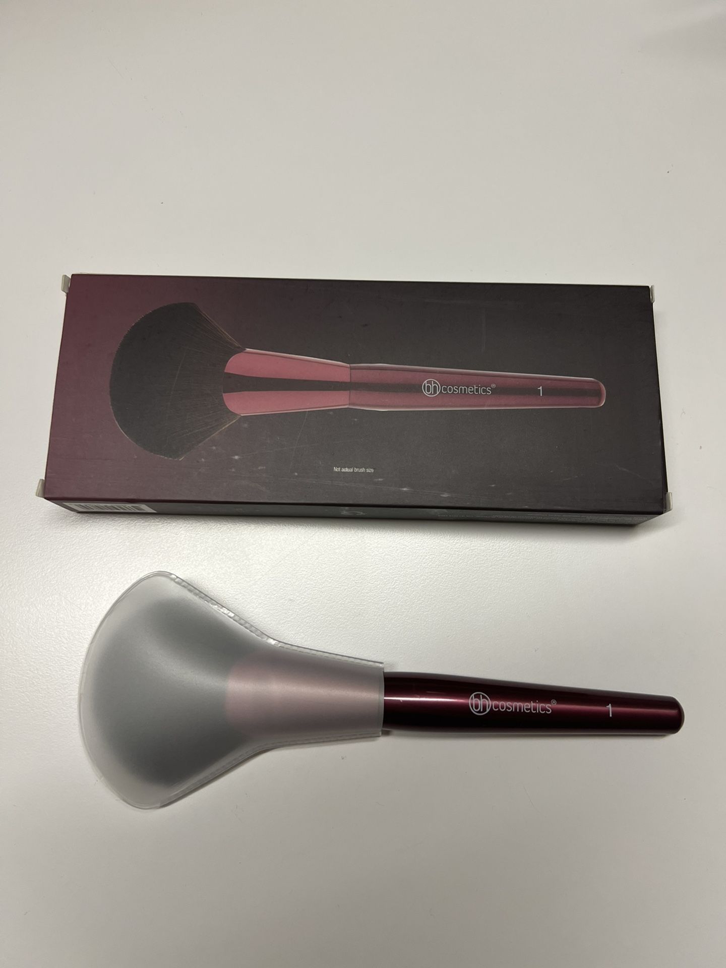 BH Cosmetics Fan Brush