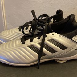 Adidas Soccer Shoes Size 12 Or 1