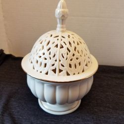 NEW Lenox Illuminations Versailles Flared Covered Candlebox