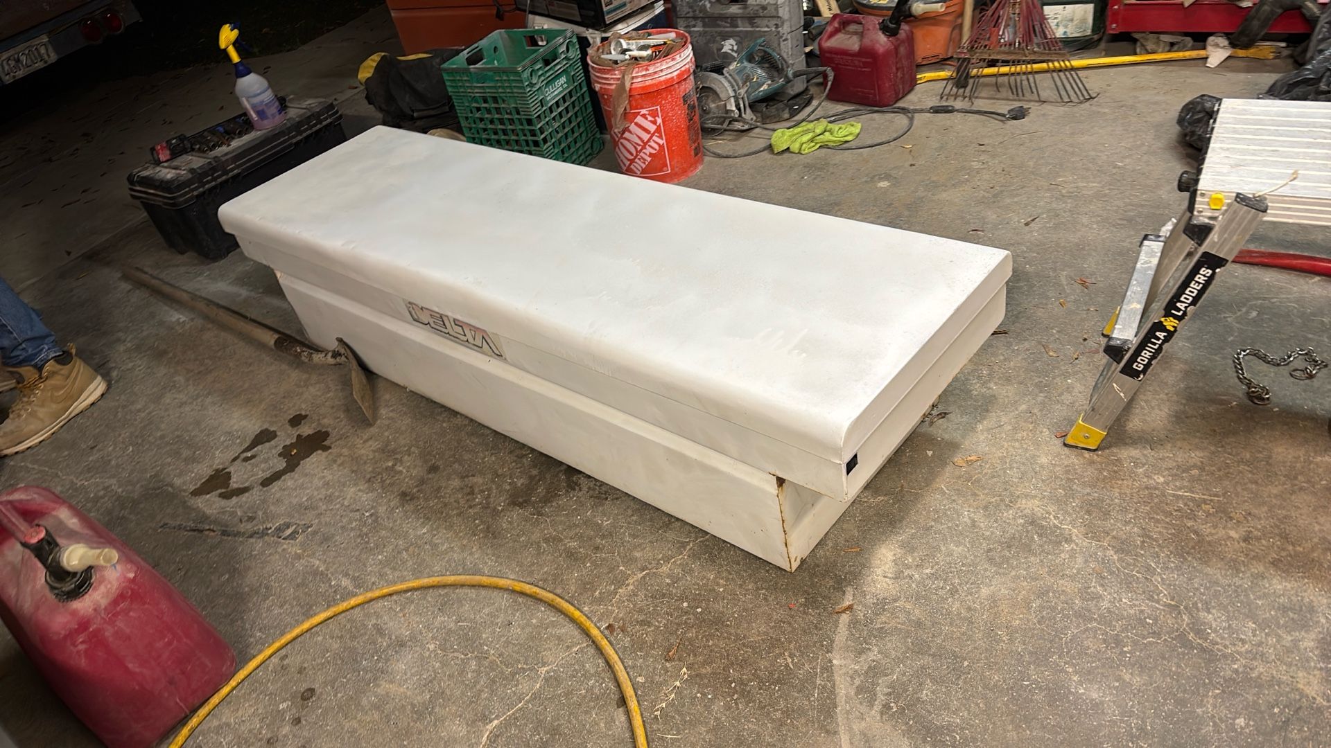 Pick up toolbox white brand, Delta