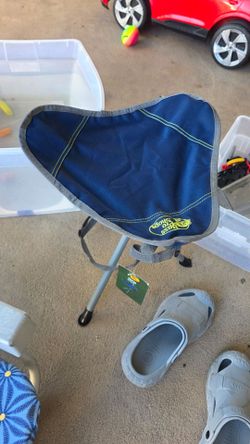 Bass Pro Shops Tripod Stool — New with Tags