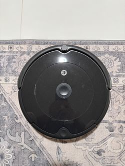 iRobot Roomba 694 Vacuum
