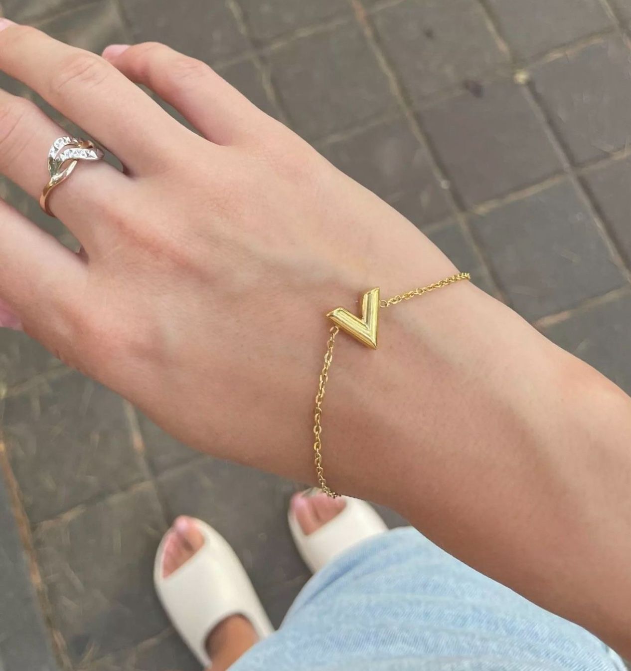 New L V Gold Bracelet