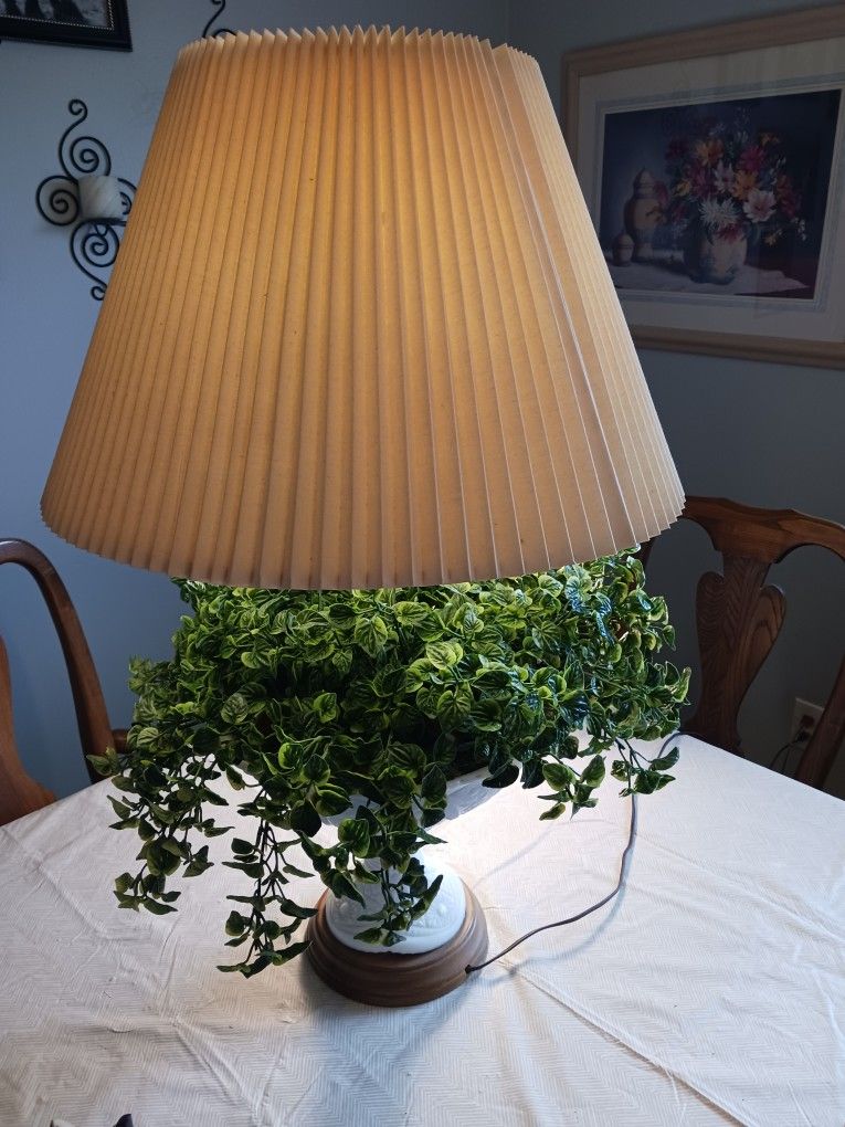 VERY Unique Looking VINTAGE  Milk GLASS LAMP  WITH A  Follower ARRANGEMENT  GREAT CONDITION  32 INCHES TALL 