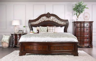 Brand New 4 Piece Rich Cherry Bedroom Set