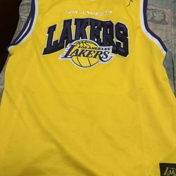 Lakers Jersey Signed By Nanpa Básico And Gera Mx