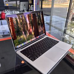 Apple 14” 2023 MacBook Pro M3 Pro Chip 36 GB Ram 512SSD 100%Battery! 90 day warranty!