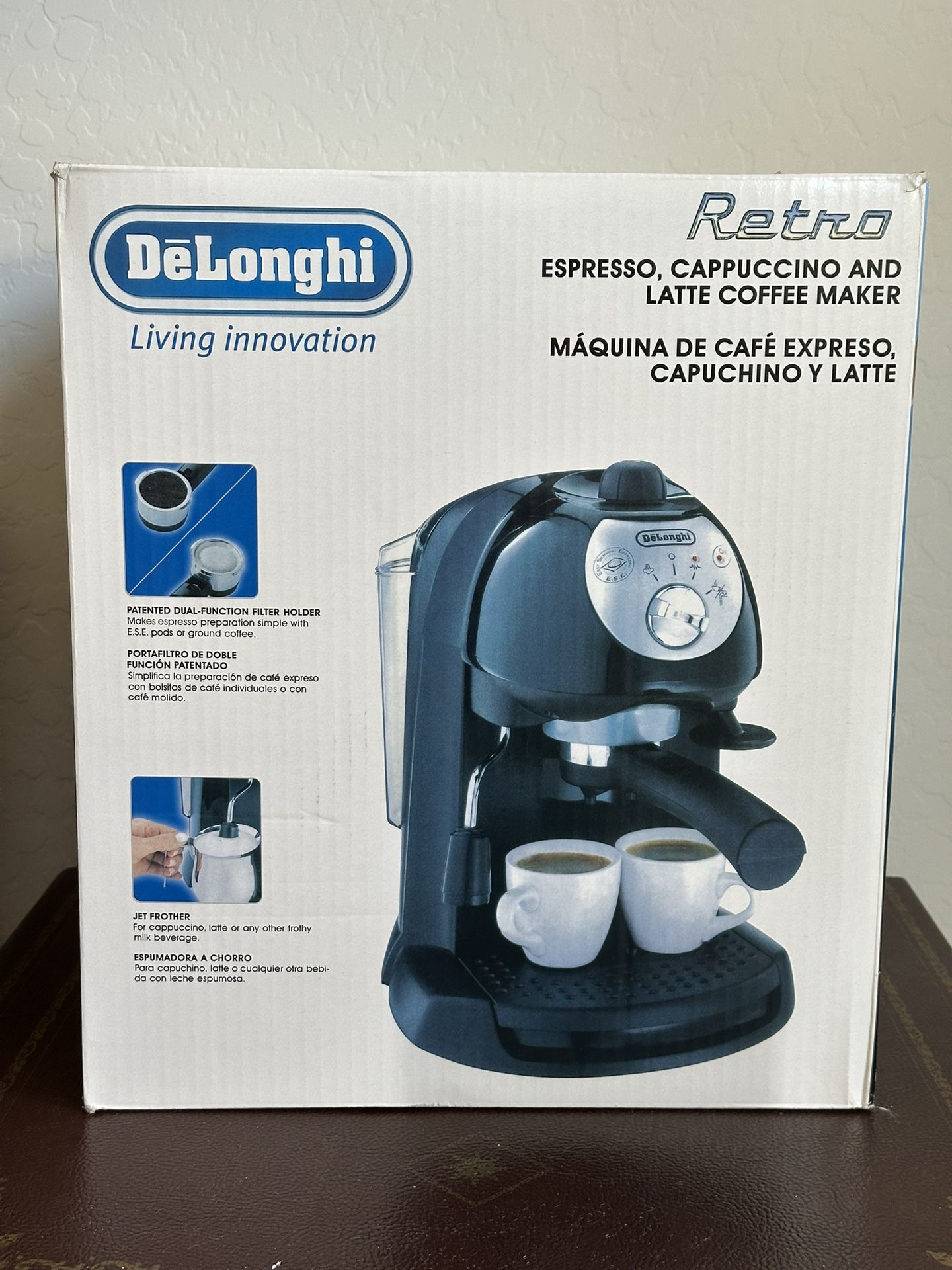 De'Longhi BAR32 Retro 15 BAR Pump Espresso and Cappuccino Maker, BLACK