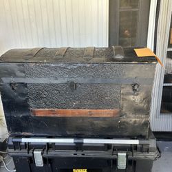 Vintage Chest/ Trunk