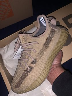 Adidas yeezy 350 V2 earth size 4 new authentic