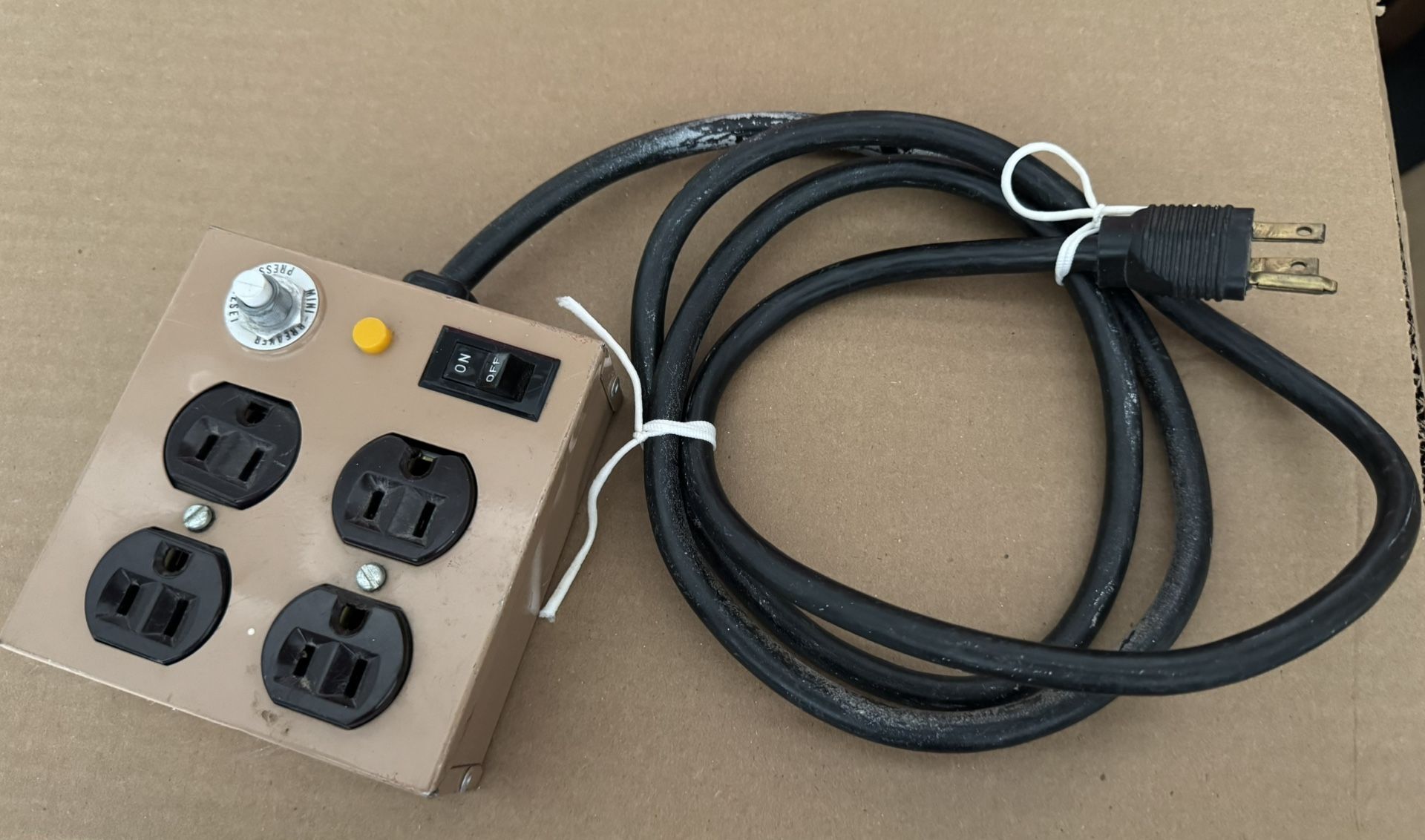 Portable 240W Mini Breaker With On Off Switch