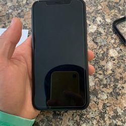 iPhone 11 AT&T Phone 64gb 