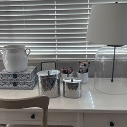 Storage Containers 
