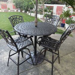 Cast Iron Heavy 4 Swivel Tall Chairs Table with umbrella Stand and umbrella 