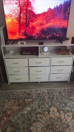 Dresser LED