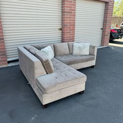 really nice awesome sectional couch 