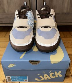 Brand New Men’s Travis Scott Nike Zoom Field Jaxx Size 10 US (HQ3072 400)