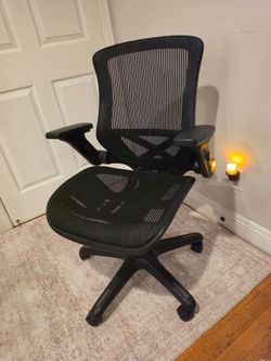 Black Mesh Ergonomic Office Chair