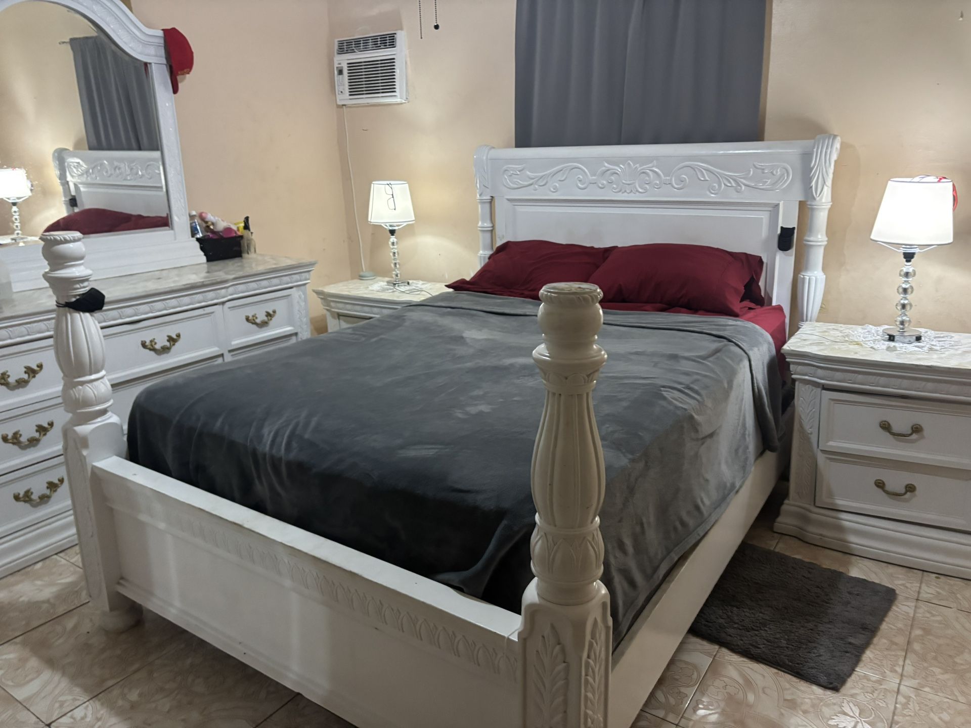 Bedroom Set Complete 