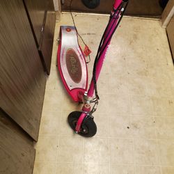 Kids Pink Razor Scooter & Charger Works Great 