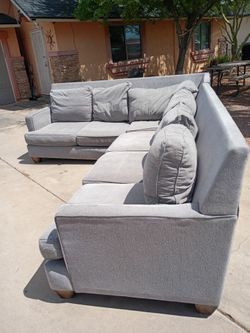 Sectional sofa couch