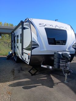 2021 Solaire 20 ft 205ss