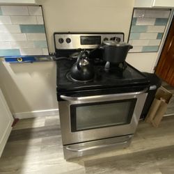 Frigidaire Stove